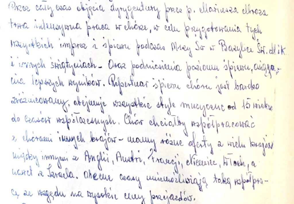 Notatka z kroniki dotycząca profilu działalności Chóru w okresie dyrygentury Mariusza Mroza